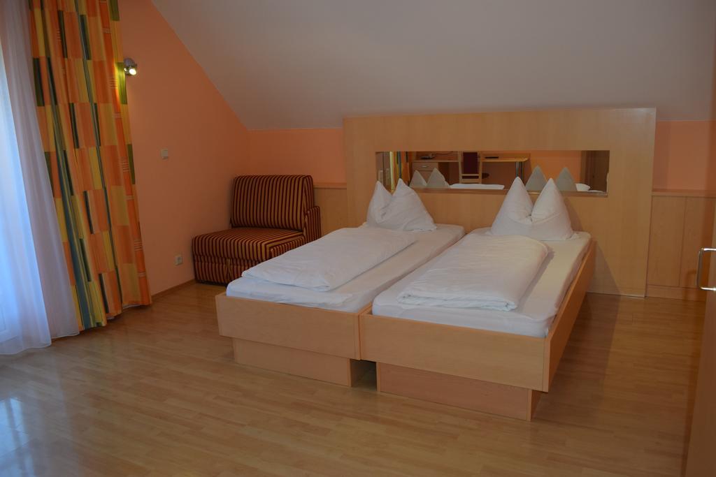 Gasthof Hotel Schmied Arnfels Dış mekan fotoğraf